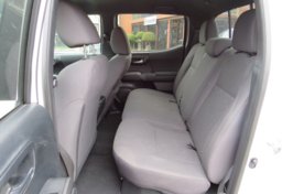 2018 Toyota Tacoma - Thumbnail 28