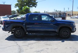 2022 Nissan Frontier - Thumbnail 6