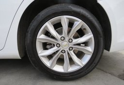 2020 Chevrolet Malibu - Thumbnail 16