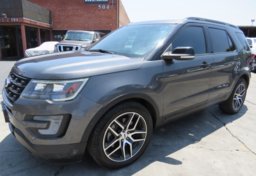 2017 Ford Explorer - Thumbnail 3