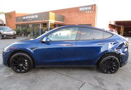 2020 Tesla Model Y - Thumbnail 4