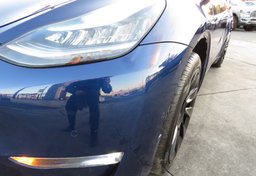 2020 Tesla Model Y - Thumbnail 20