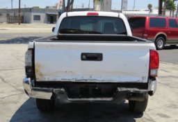 2018 Toyota Tacoma - Thumbnail 10