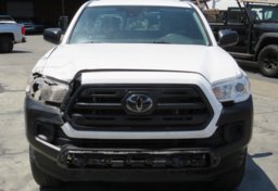 2018 Toyota Tacoma - Thumbnail 9