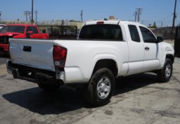 2018 Toyota Tacoma - Thumbnail 8