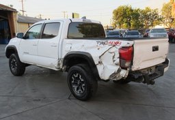 2020 Toyota Tacoma 4WD - Thumbnail 8