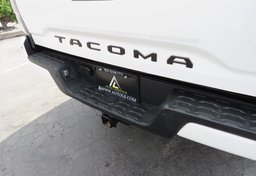 2021 Toyota Tacoma 4WD - Thumbnail 16