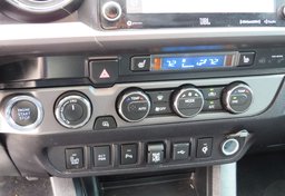 2021 Toyota Tacoma 4WD - Thumbnail 33