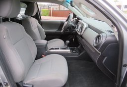 2017 Toyota Tacoma - Thumbnail 24