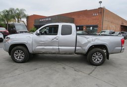 2017 Toyota Tacoma - Thumbnail 5