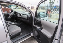 2017 Toyota Tacoma - Thumbnail 20