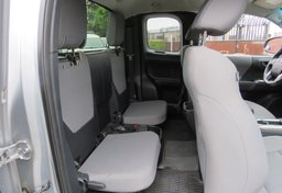 2017 Toyota Tacoma - Thumbnail 28