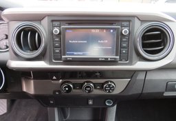 2017 Toyota Tacoma - Thumbnail 31