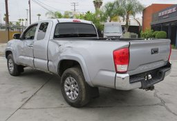 2017 Toyota Tacoma - Thumbnail 10