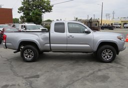 2017 Toyota Tacoma - Thumbnail 6