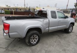 2017 Toyota Tacoma - Thumbnail 7