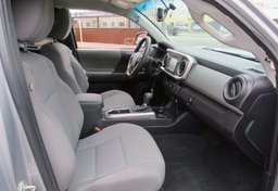 2017 Toyota Tacoma - Thumbnail 26