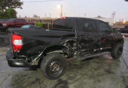 2017 Toyota Tundra 4WD - Thumbnail 8