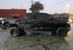 2017 Toyota Tundra 4WD - Thumbnail 6