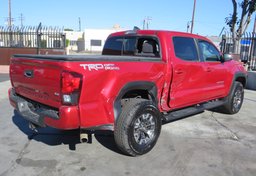 2019 Toyota Tacoma - Thumbnail 8