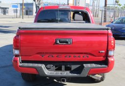 2019 Toyota Tacoma - Thumbnail 10