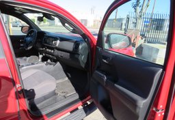 2019 Toyota Tacoma - Thumbnail 22