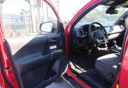 2019 Toyota Tacoma - Thumbnail 21