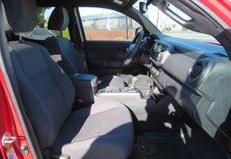 2019 Toyota Tacoma - Thumbnail 26