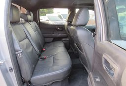 2020 Toyota Tacoma 4WD - Thumbnail 32