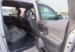 2020 Toyota Tacoma 4WD - Thumbnail 26