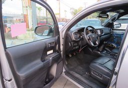 2020 Toyota Tacoma 4WD - Thumbnail 24