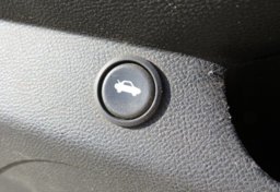 2010 Chevrolet Camaro - Thumbnail 32