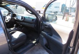 2020 Toyota Tacoma 4WD - Thumbnail 22