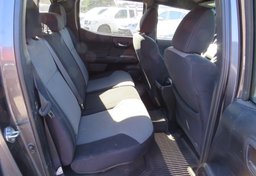 2020 Toyota Tacoma 4WD - Thumbnail 31