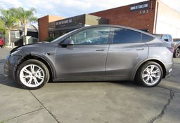 2021 Tesla Model Y - Thumbnail 5