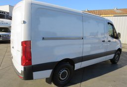 2019 Mercedes-Benz Sprinter Van - Thumbnail 9