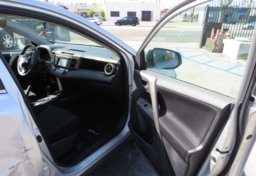 2015 Toyota RAV4 - Thumbnail 25