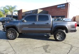 2016 Toyota Tacoma - Thumbnail 5