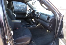 2016 Toyota Tacoma - Thumbnail 23