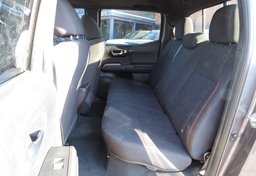 2016 Toyota Tacoma - Thumbnail 31