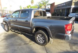 2017 Toyota Tacoma - Thumbnail 9