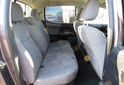 2017 Toyota Tacoma - Thumbnail 28