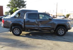 2017 Toyota Tacoma - Thumbnail 6