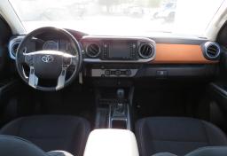 2019 Toyota Tacoma - Thumbnail 27