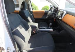 2019 Toyota Tacoma - Thumbnail 33