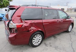 2015 Toyota Sienna - Thumbnail 8