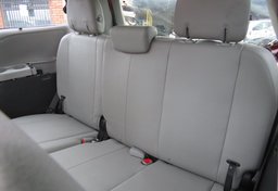 2015 Toyota Sienna - Thumbnail 32