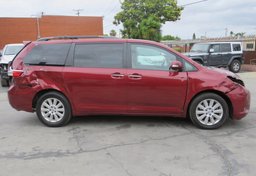 2015 Toyota Sienna - Thumbnail 9