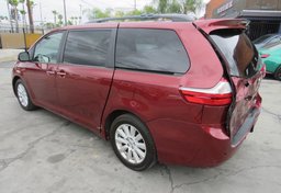 2015 Toyota Sienna - Thumbnail 5