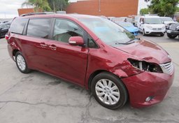 2015 Toyota Sienna - Thumbnail 4